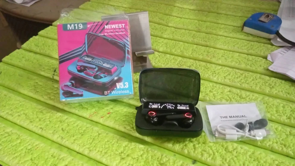 Best wireless led display earbuds - in-ear headphones | 2025 | fast shipping