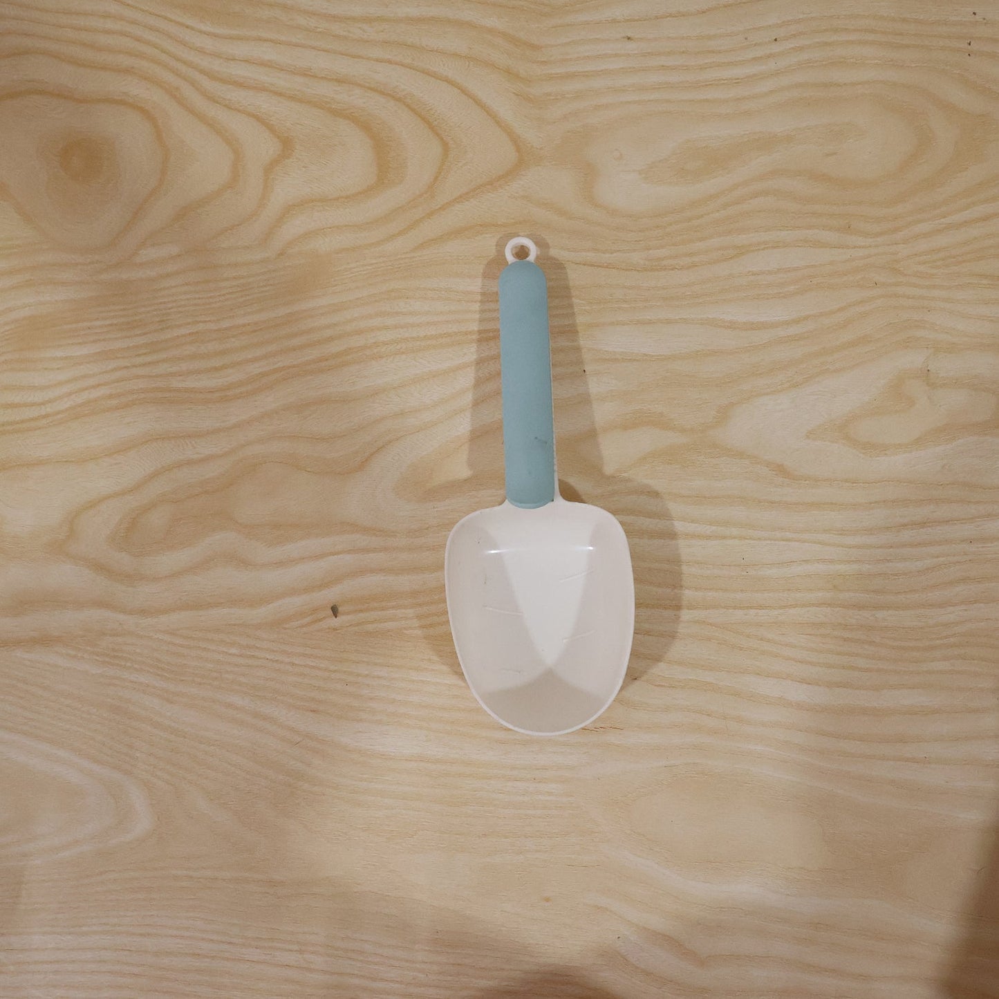 Multi-Clip Measuring Scoop
