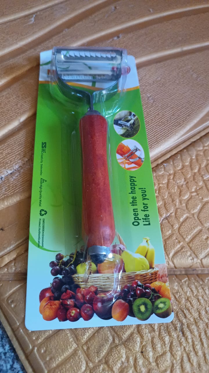 Wooden Handle Peeler