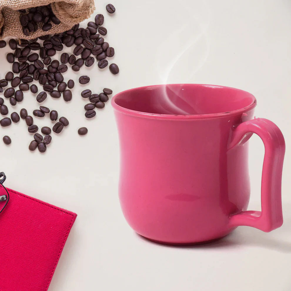 Plastic coffee/tea mug, pink, with handle
