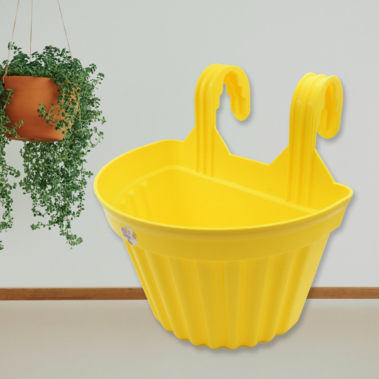 Multicolor Hanging Plastic Planters