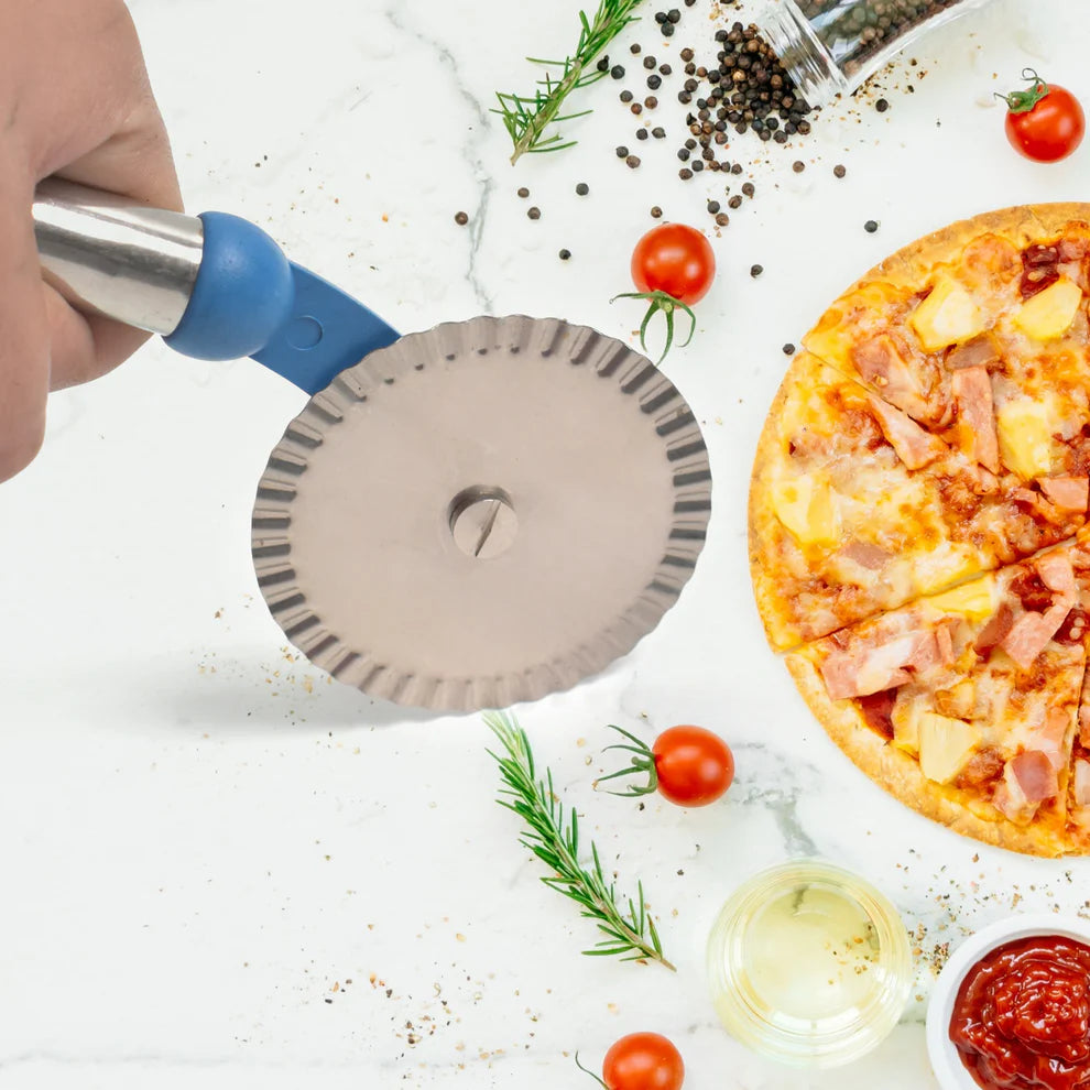Stainless steel curly pizza cutter