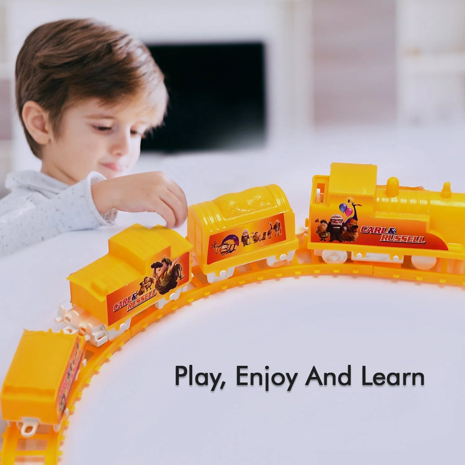 High-speed battery train play set