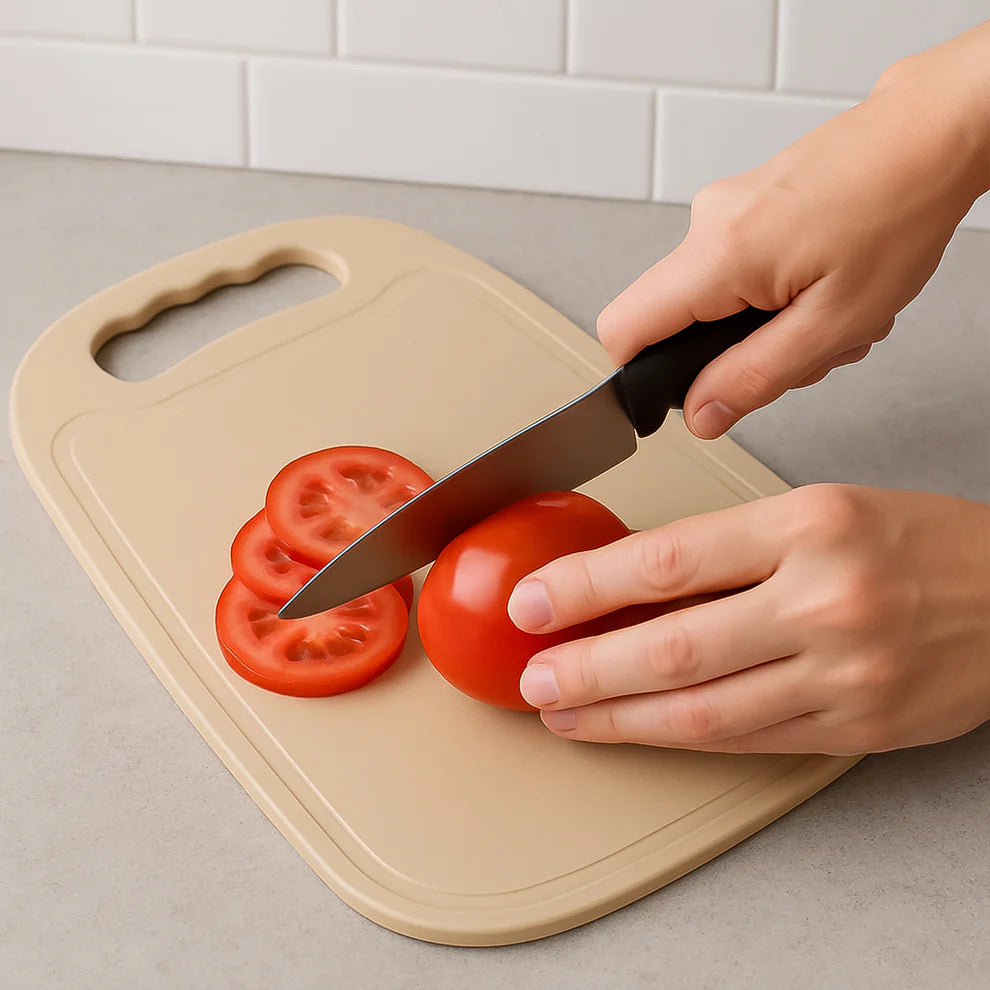 Plastic chopping board – 34x23 cm