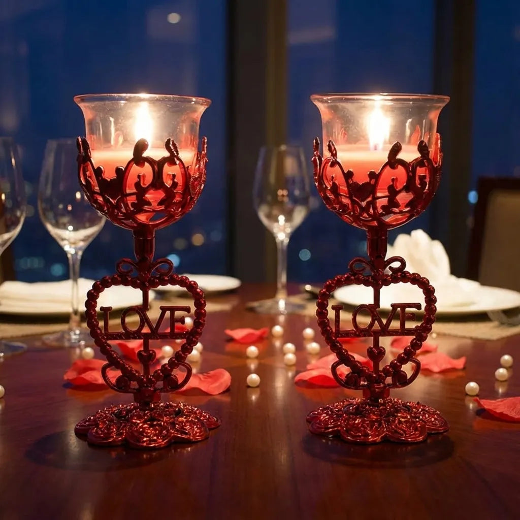 Candle stand with glass tea light holder and heart-shaped metal frame, dark red