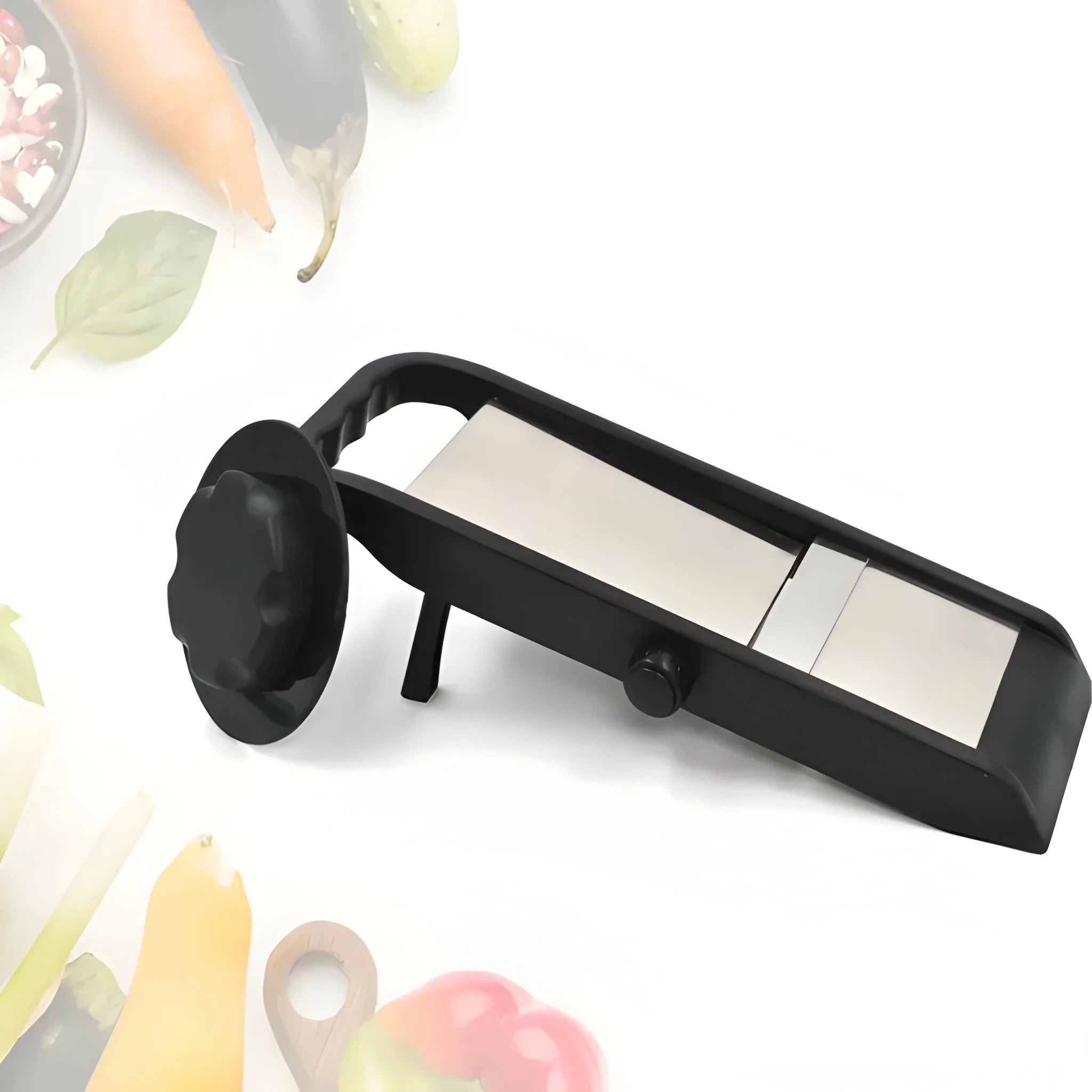 Adjustable vegetable slicer