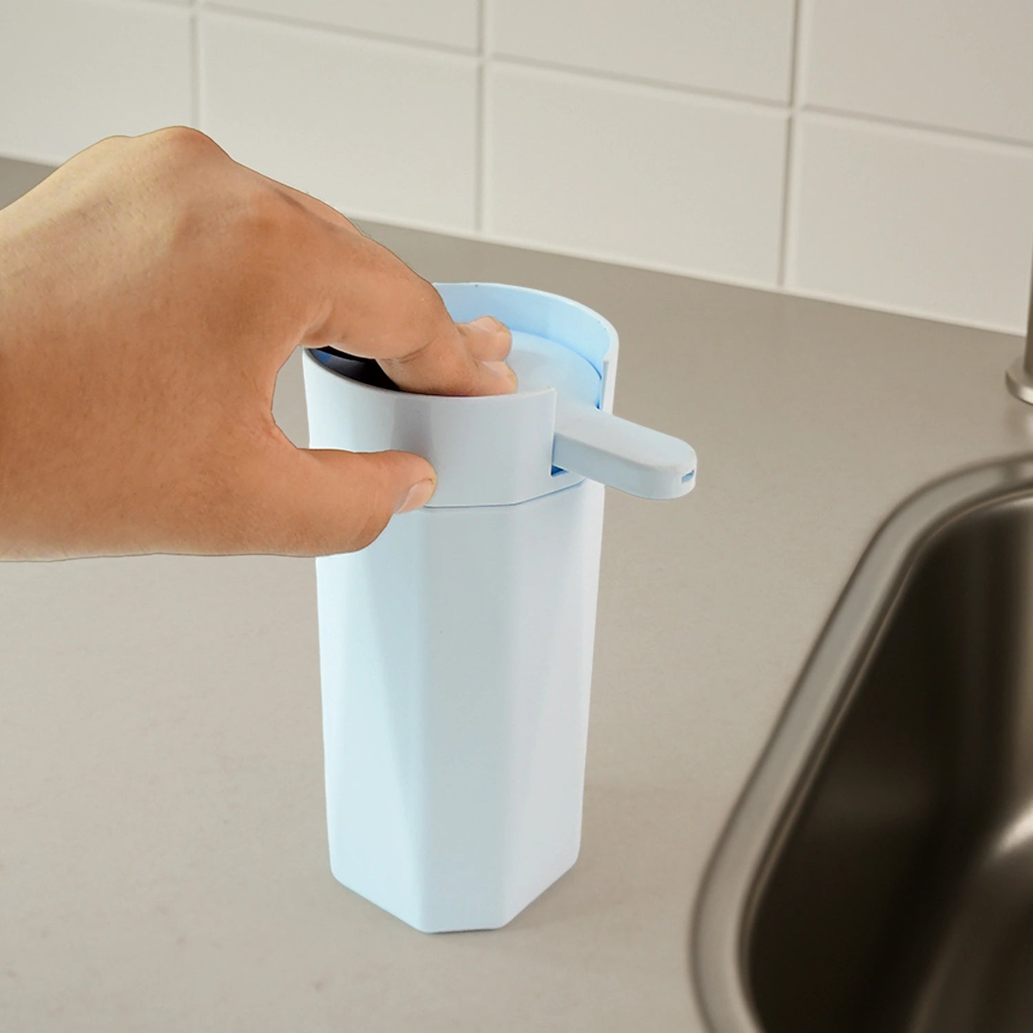 Apex push-it soap dispenser – 300 ml