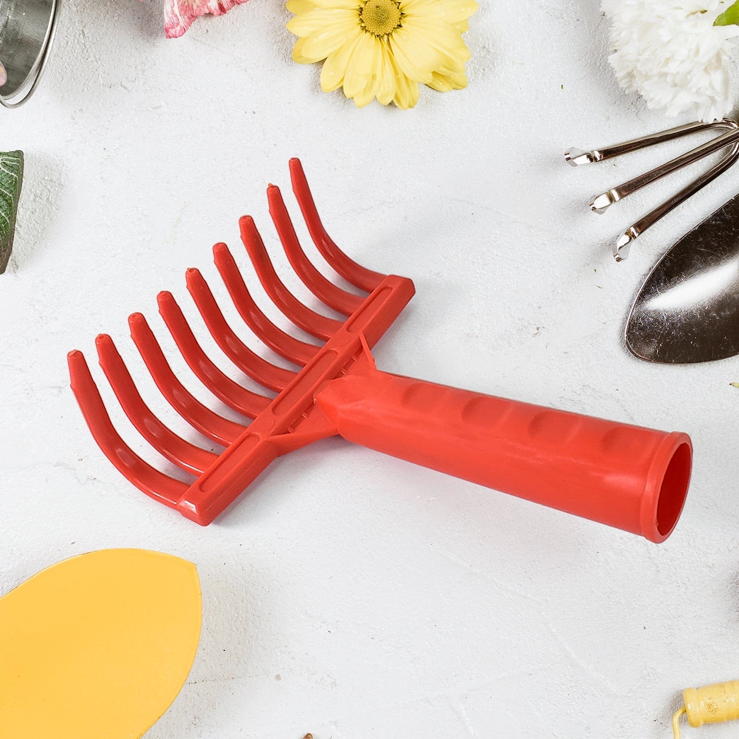 Plastic 9-tooth garden hand rake