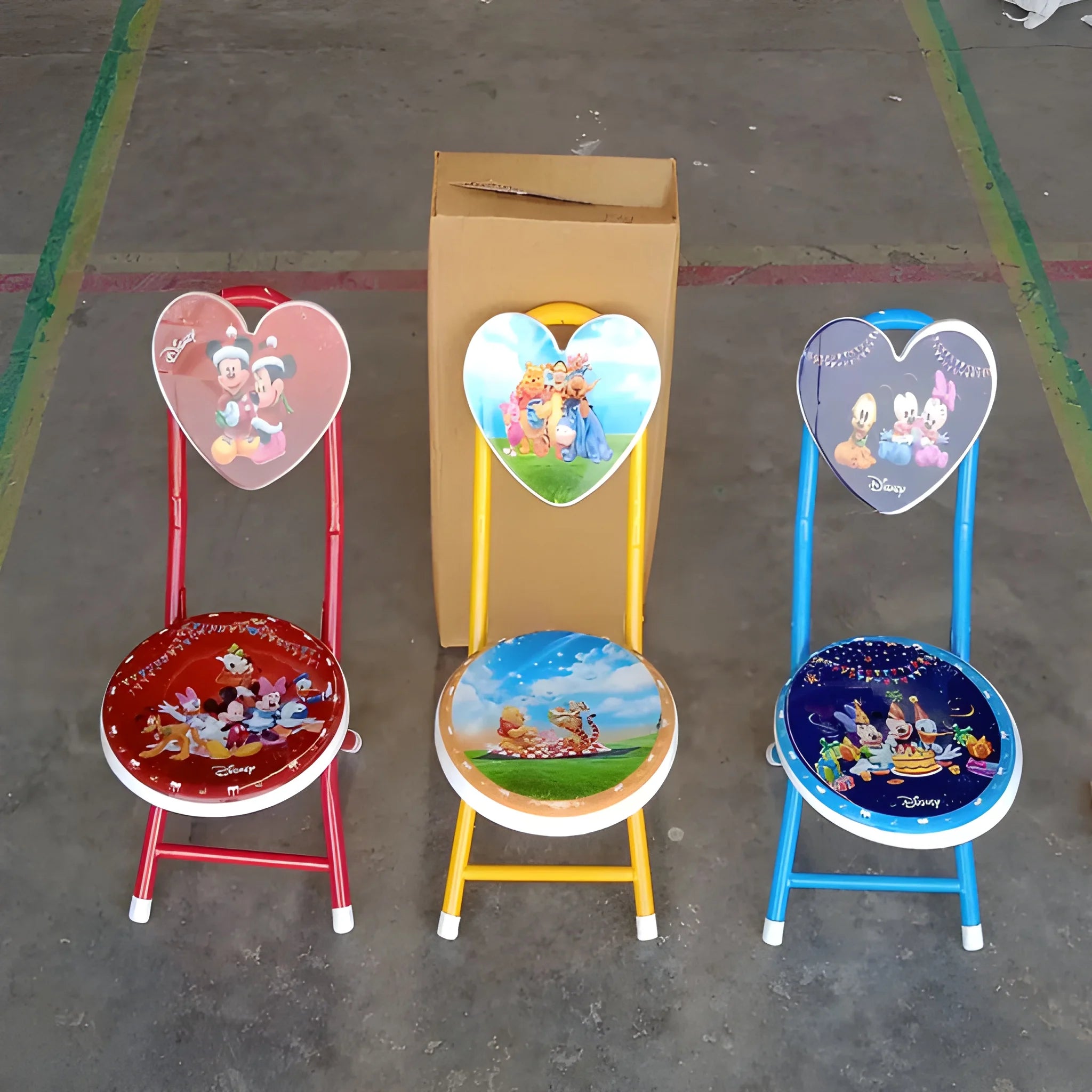 Kids’ heart chair
