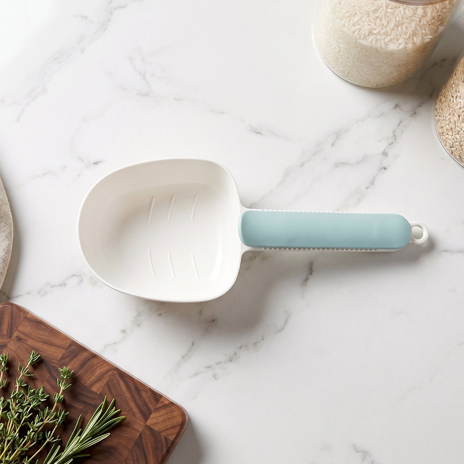 Multi-Clip Measuring Scoop