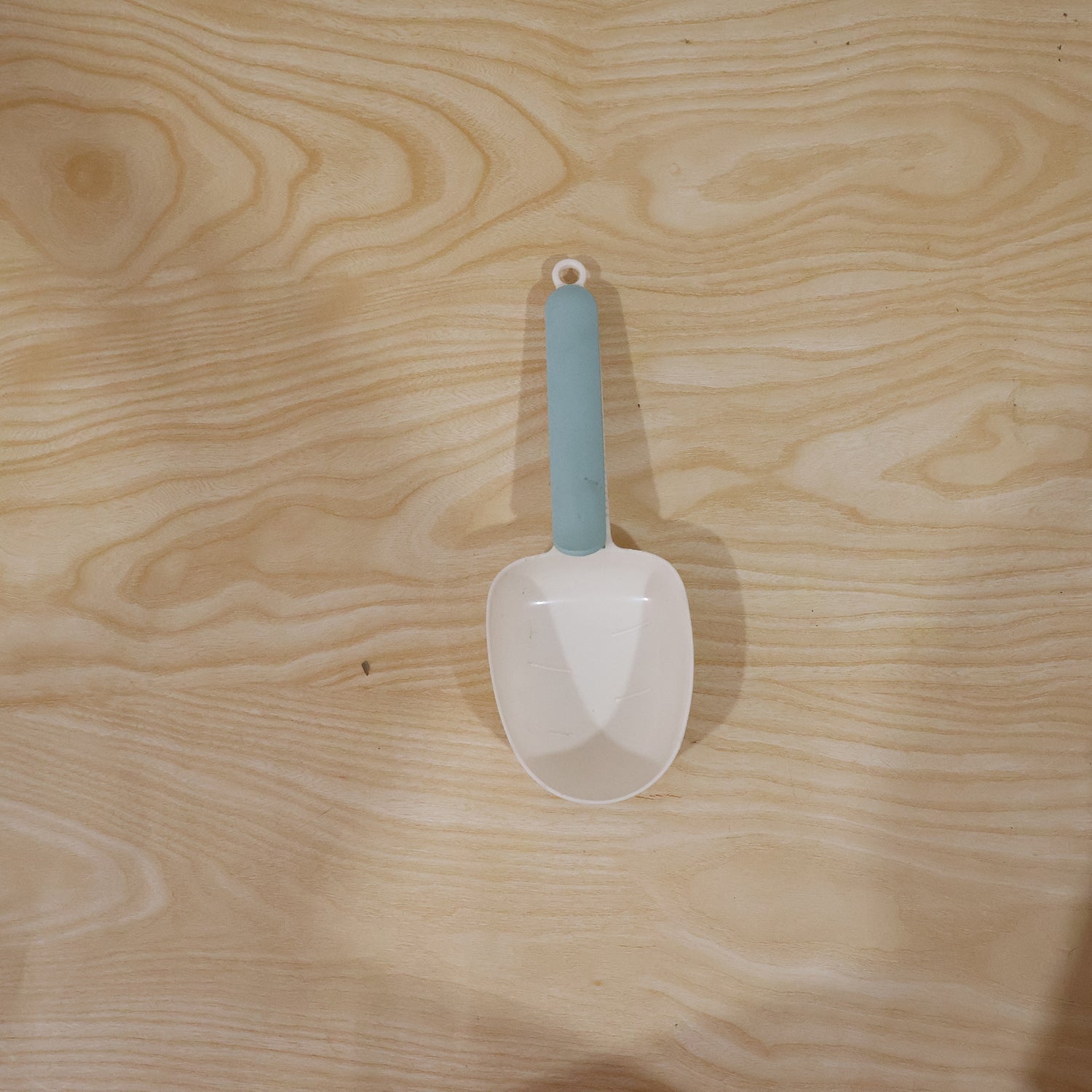 Multi-Clip Measuring Scoop