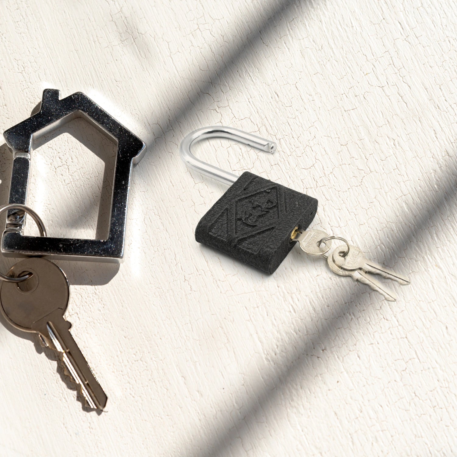 Heavy duty iron padlock