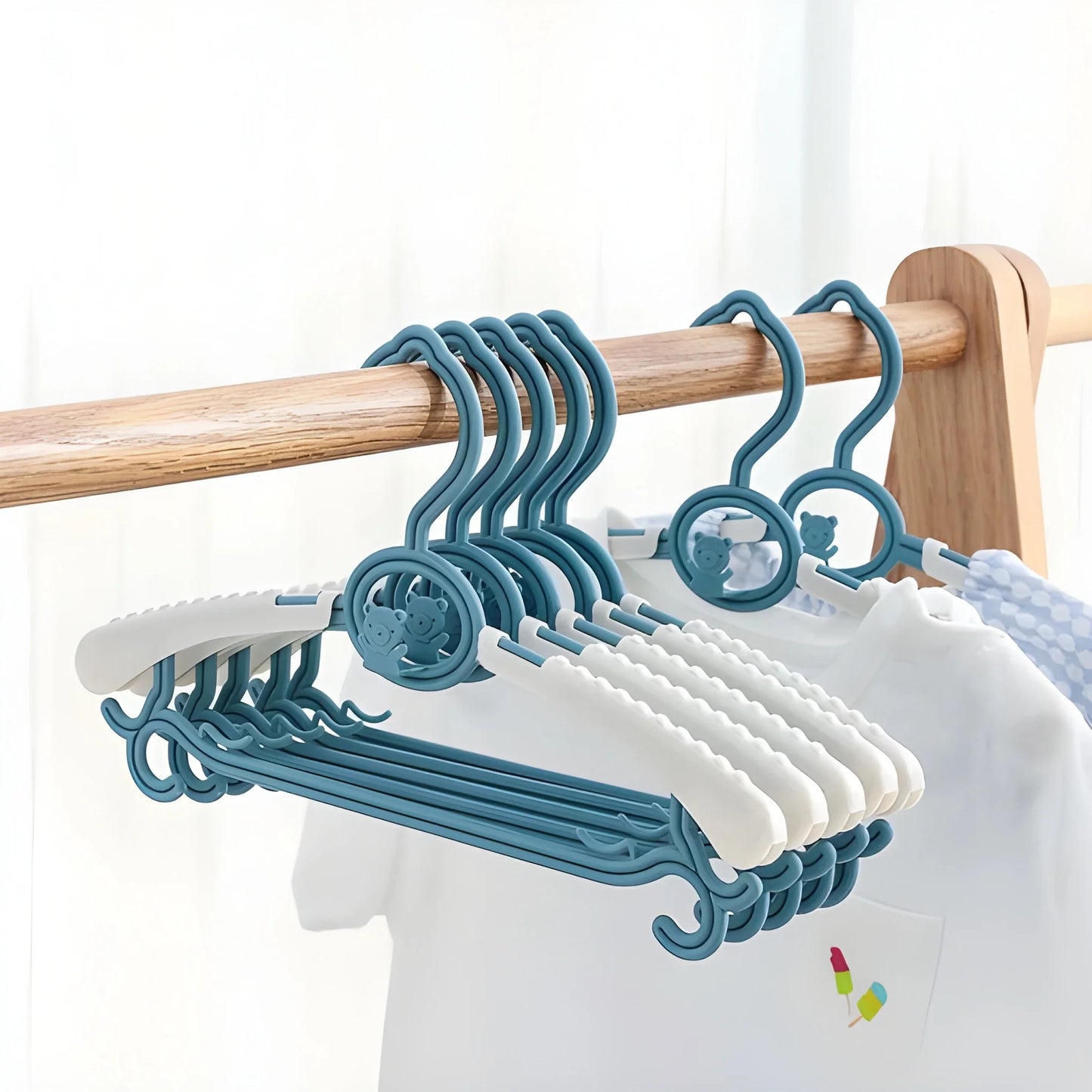 Adjustable Kids’ Clothes Hangers - Home Improvement