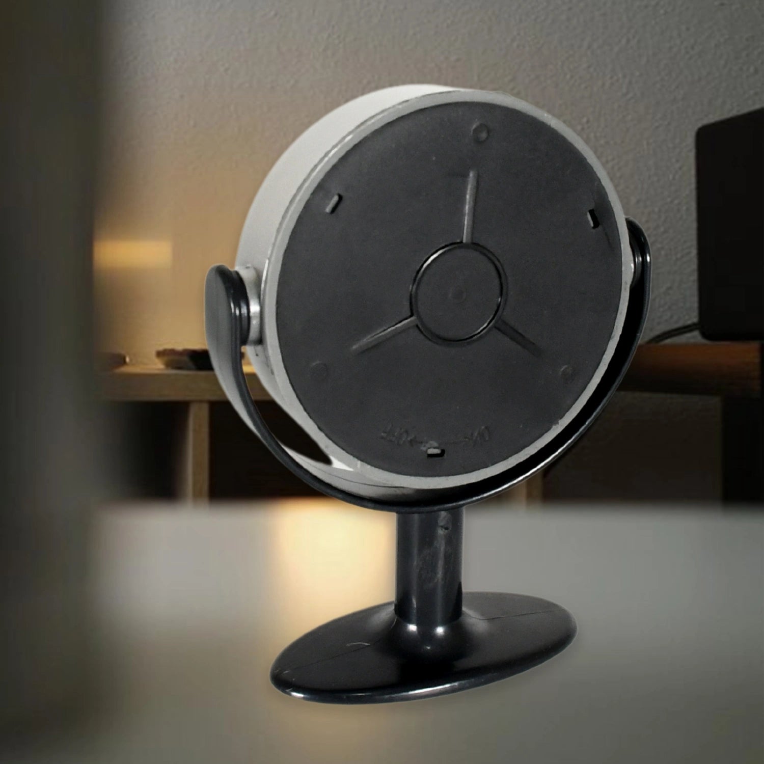 Magnetic LED Flashlight - Home Decor