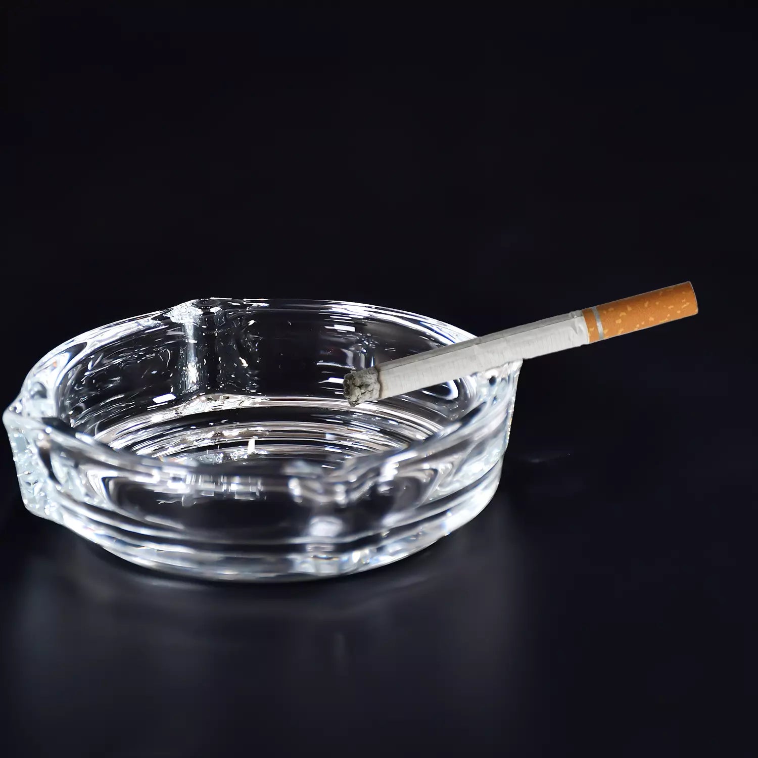 Best glass round ashtray with cigarette slots - ashtrays | 2025 | fast shipping