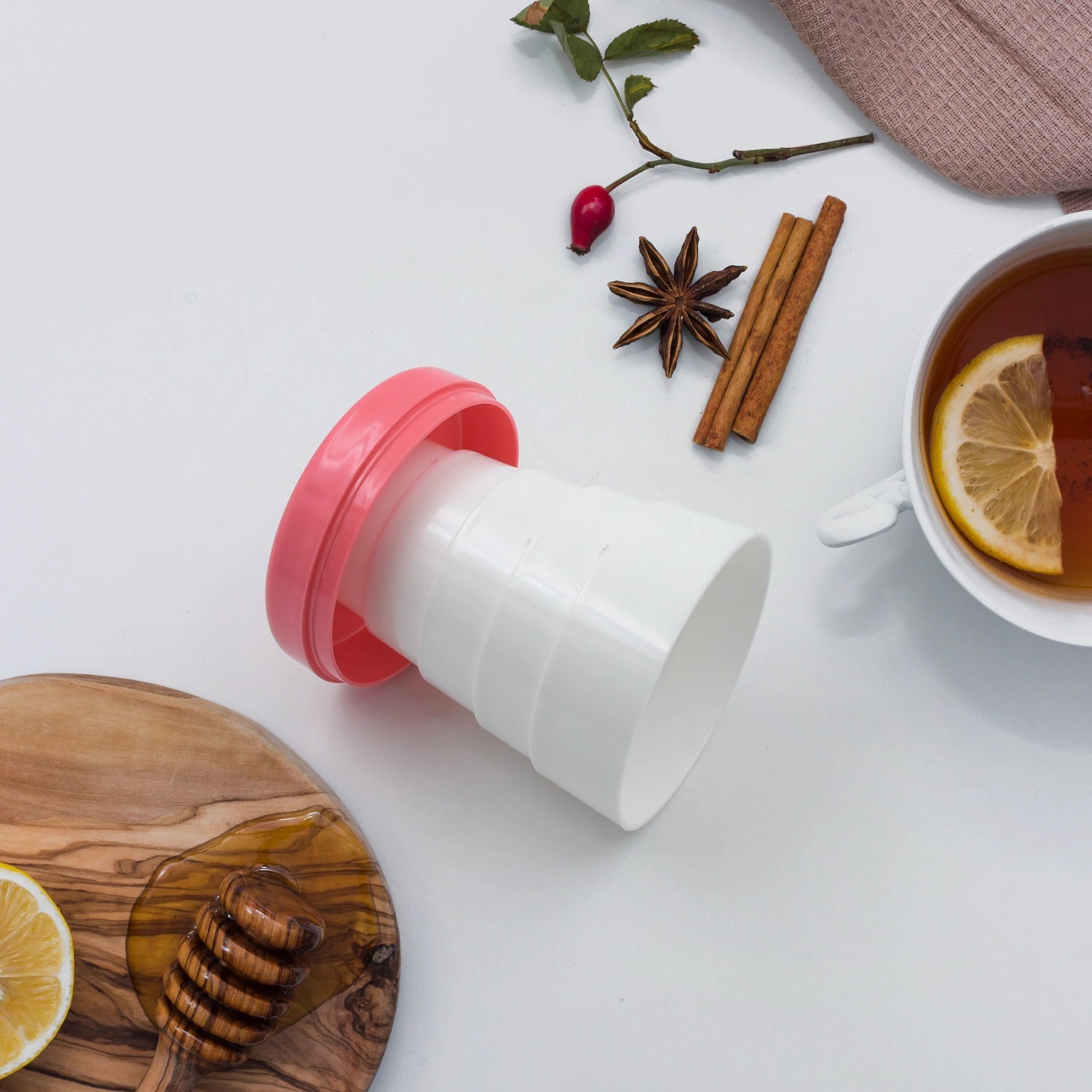 Folding travel cup with lid