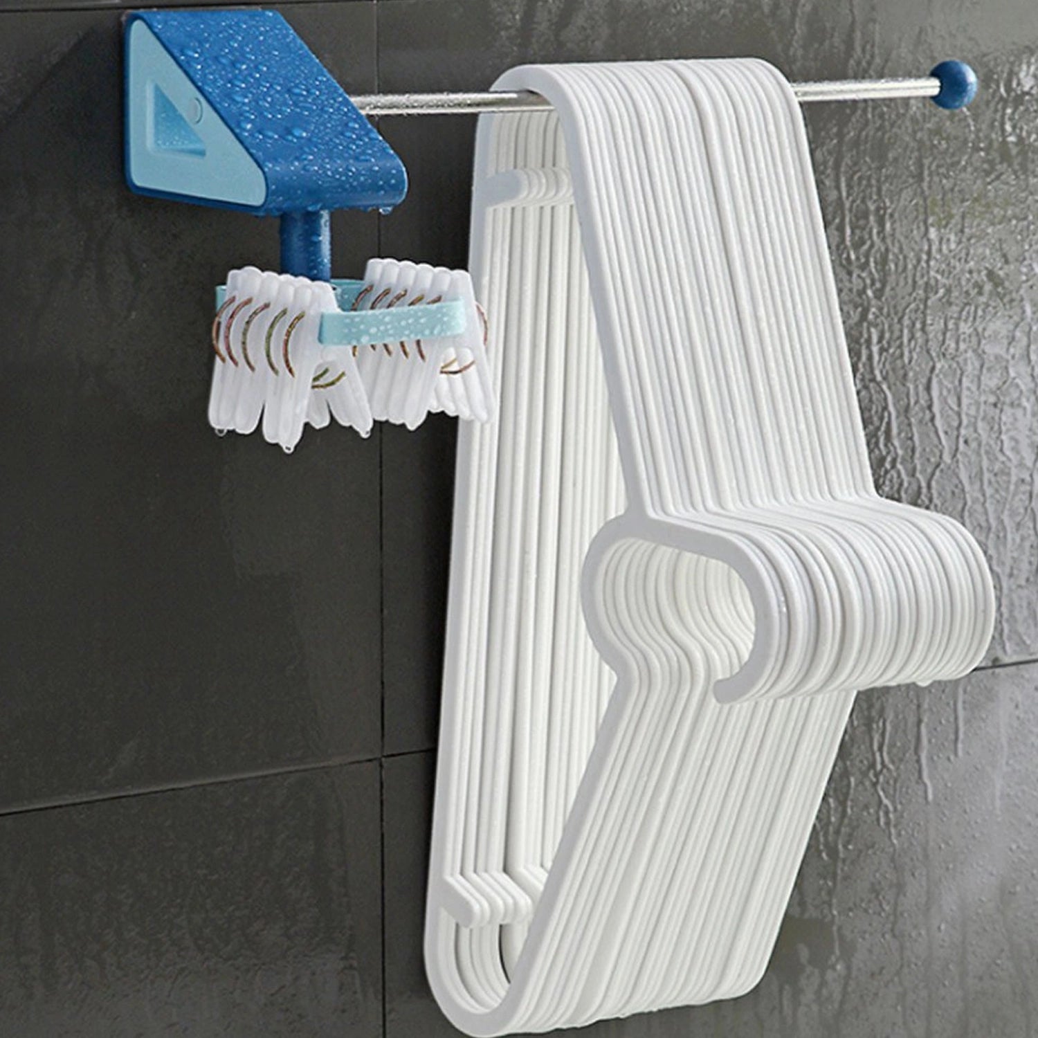 Utensil holder with hooks